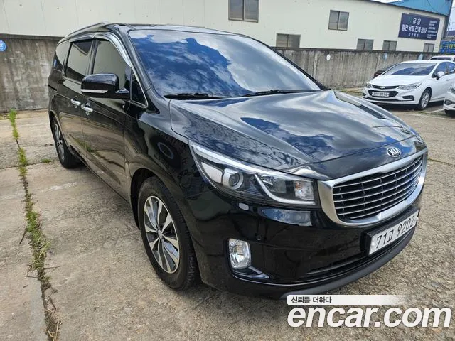 Kia Carnival 2017 thumb 2
