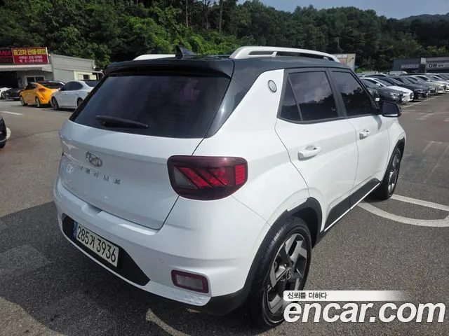 Hyundai Venue 2021 thumb 2