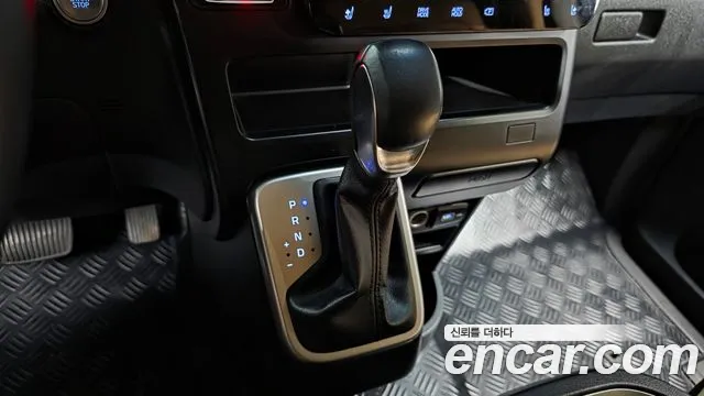Hyundai Staria 2022 thumb 9