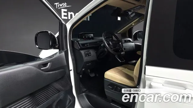 Hyundai Staria 2022 thumb 10