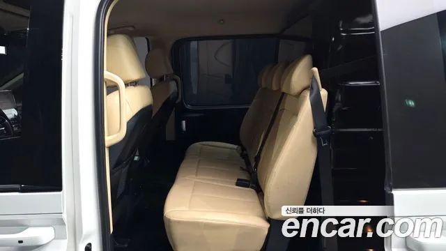 Hyundai Staria 2022 thumb 12