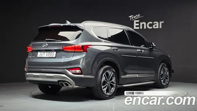 Hyundai Santa Fe 2018 thumb 2