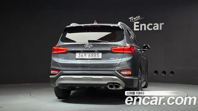 Hyundai Santa Fe 2018 thumb 4