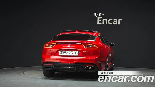 Kia Stinger 2017 thumb 4