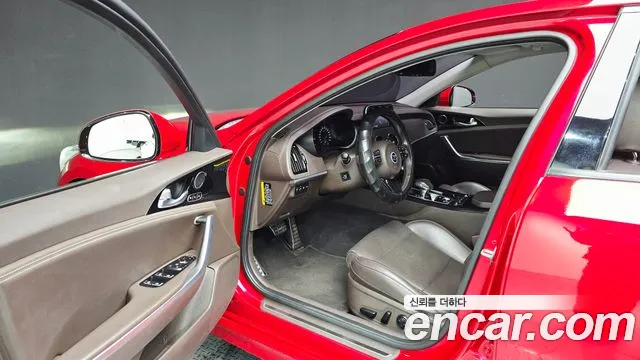 Kia Stinger 2017 thumb 10