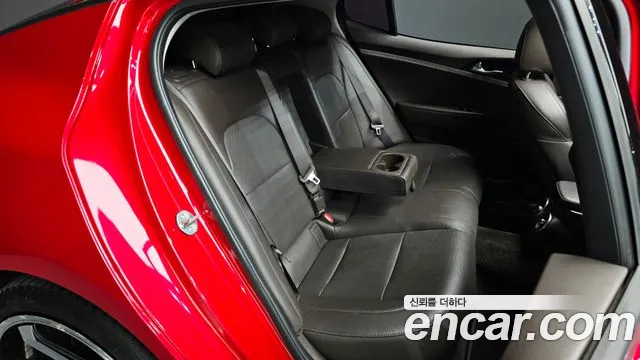 Kia Stinger 2017 thumb 11