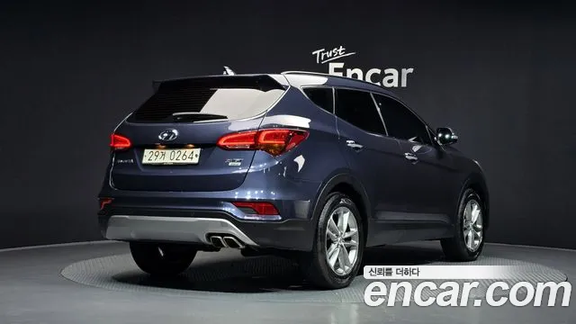 Hyundai Santa Fe 2016 thumb 2