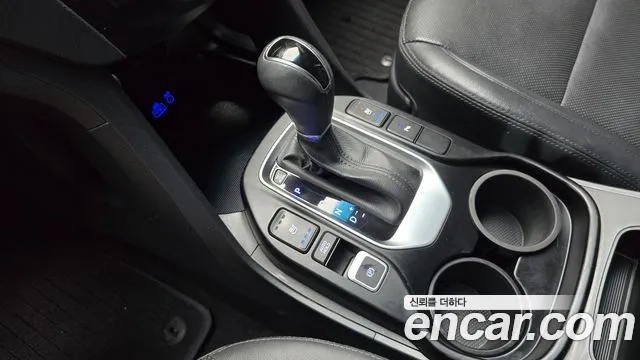 Hyundai Santa Fe 2016 thumb 9