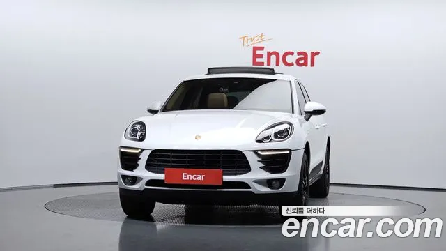 Porsche Macan 2017 thumb 3