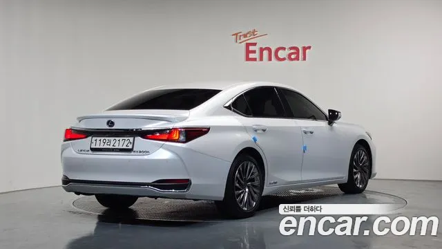 Lexus ES 2020 thumb 2