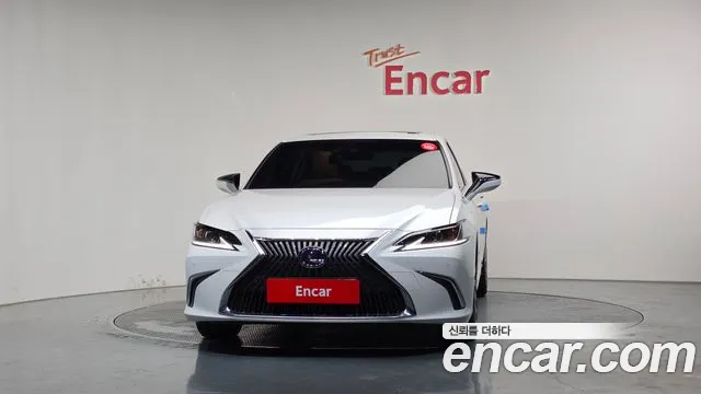 Lexus ES 2020 thumb 3