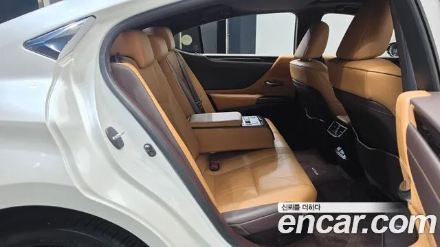 Lexus ES 2020 thumb 11