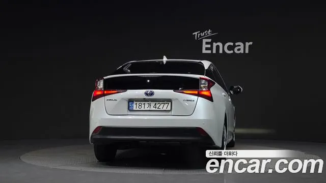 Toyota Prius 2022 thumb 4