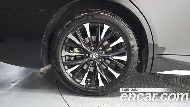 Toyota Alphard 2025 thumb 5