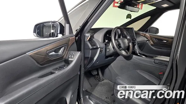 Toyota Alphard 2025 thumb 10