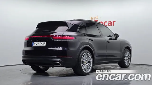 Porsche Cayenne 2021 thumb 2
