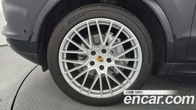 Porsche Cayenne 2021 thumb 5