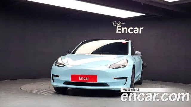 Tesla Model 3 2020 thumb 3