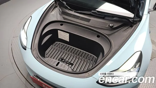Tesla Model 3 2020 thumb 6