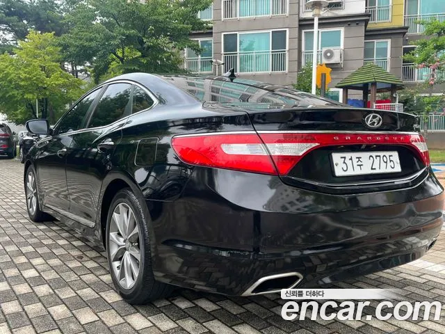 Hyundai Grandeur 2014 thumb 6