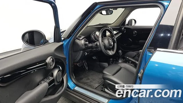 MINI Hatch 2021 thumb 9