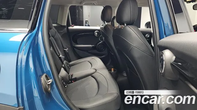 MINI Hatch 2021 thumb 10