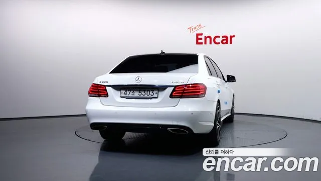 Mercedes-Benz E-Класс 2015 thumb 4