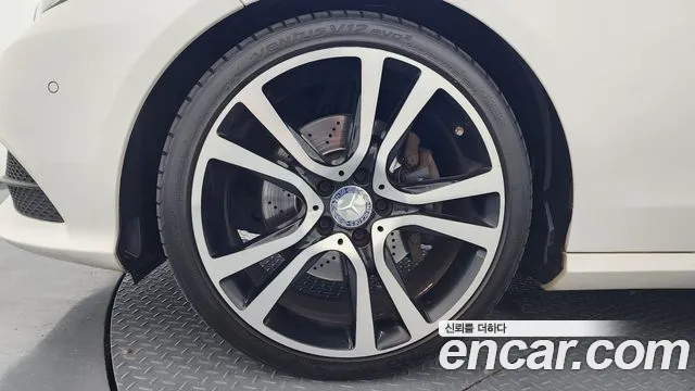 Mercedes-Benz E-Класс 2015 thumb 5
