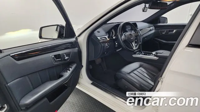Mercedes-Benz E-Класс 2015 thumb 10