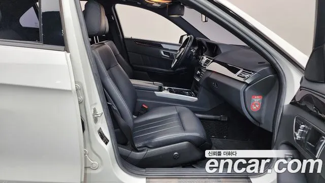 Mercedes-Benz E-Класс 2015 thumb 11