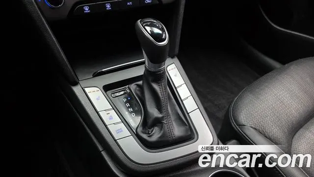 Hyundai Avante 2015 thumb 8