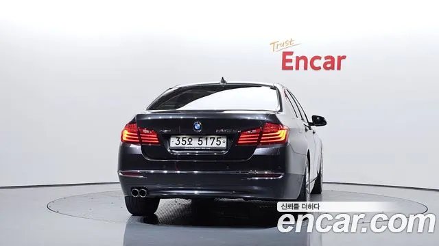 BMW 5-Series 2014 thumb 4
