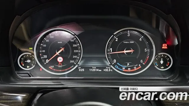 BMW 5-Series 2014 thumb 8