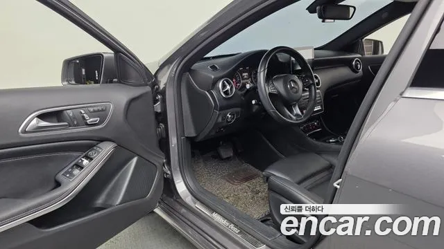 Mercedes-Benz A-Класс 2016 thumb 10