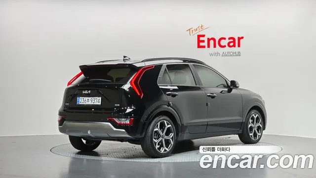 Kia Niro 2023 thumb 2