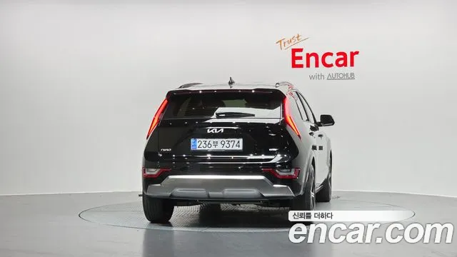 Kia Niro 2023 thumb 4