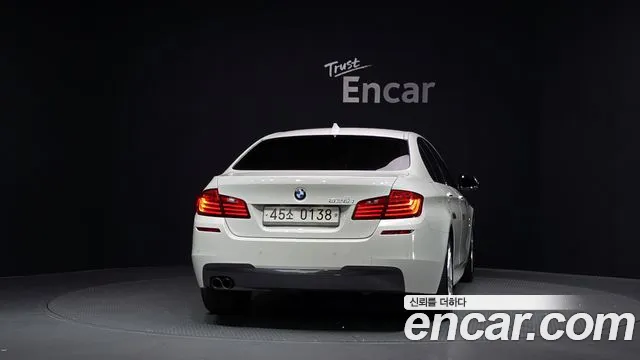 BMW 5-Series 2016 thumb 4