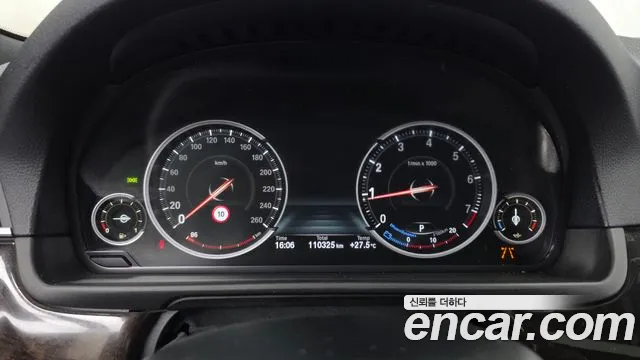 BMW 5-Series 2016 thumb 8