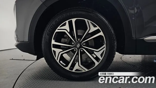 Hyundai Santa Fe 2018 thumb 4