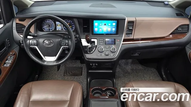 Toyota Sienna 2018 thumb 7