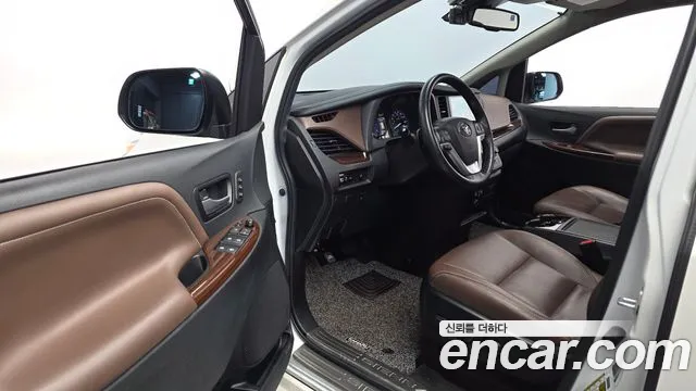 Toyota Sienna 2018 thumb 10