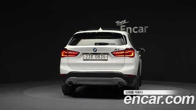 BMW X1 2016 thumb 3