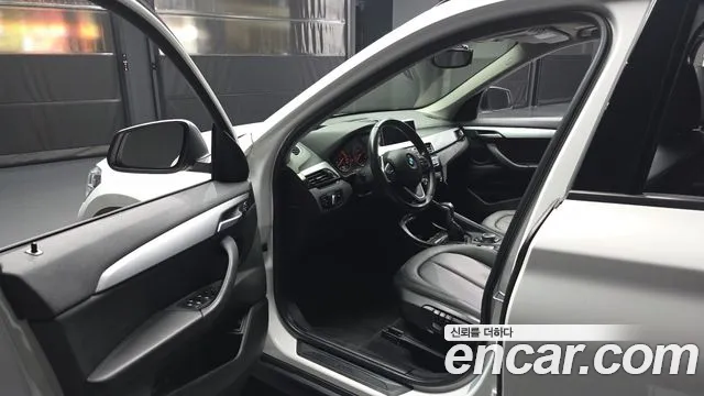 BMW X1 2016 thumb 9
