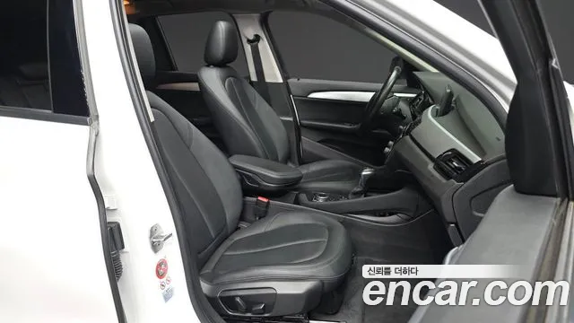 BMW X1 2016 thumb 10