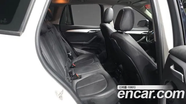 BMW X1 2016 thumb 11