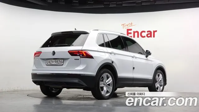 Volkswagen Tiguan 2020 thumb 2