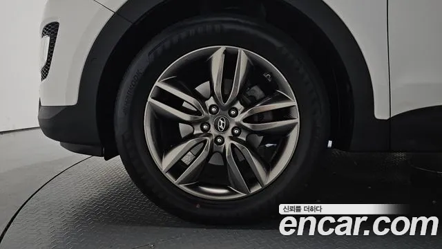 Hyundai Santa Fe 2013 thumb 4