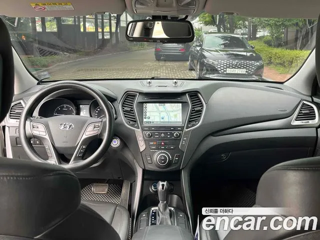 Hyundai Santa Fe 2017 thumb 12