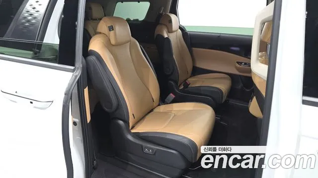 Kia Carnival 2023 thumb 11