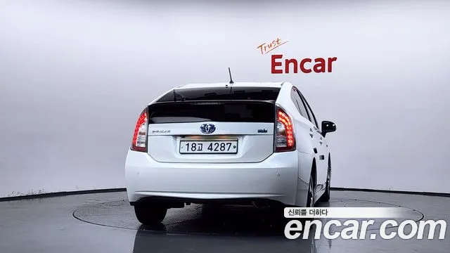 Toyota Prius 2013 thumb 4